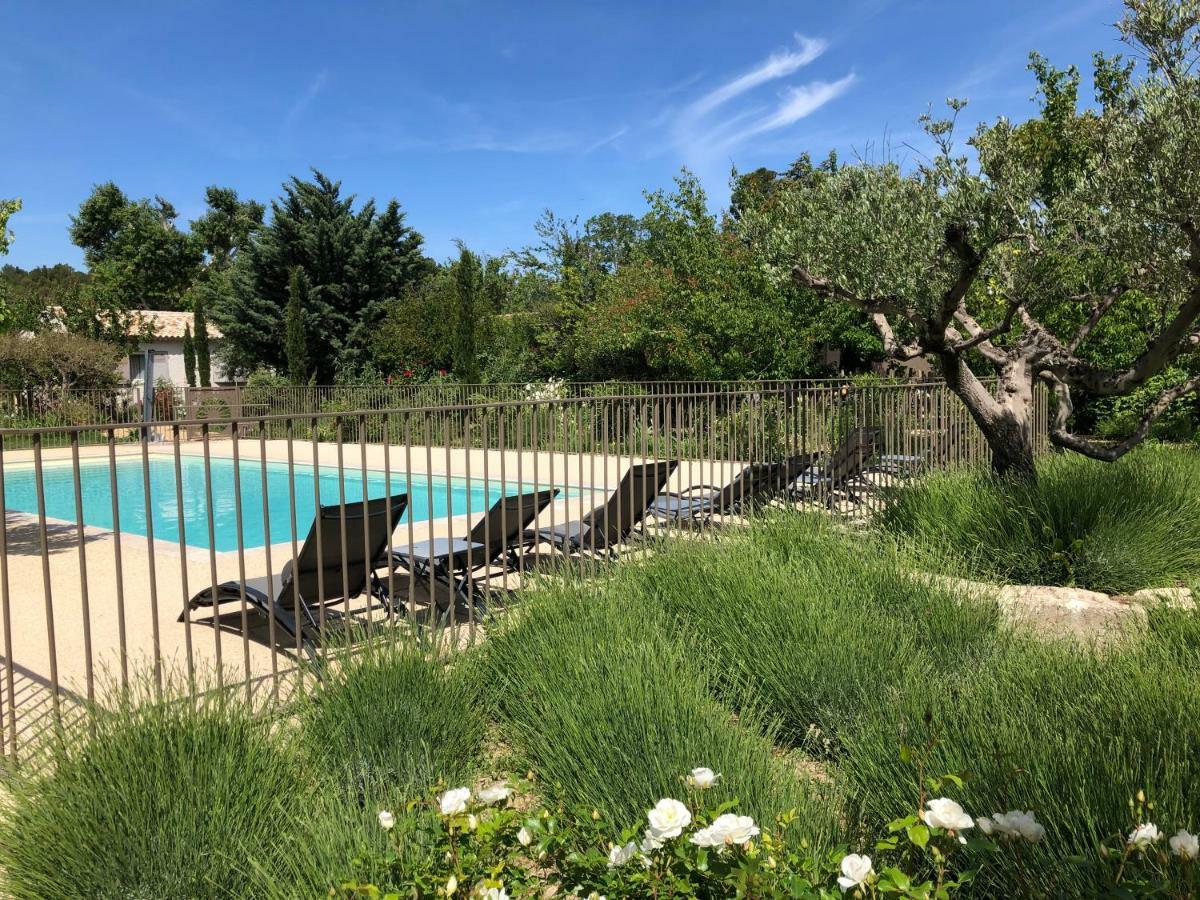 Aparthotel Domaine Du Mas Foucray Les Baux-de-Provence Exterior foto