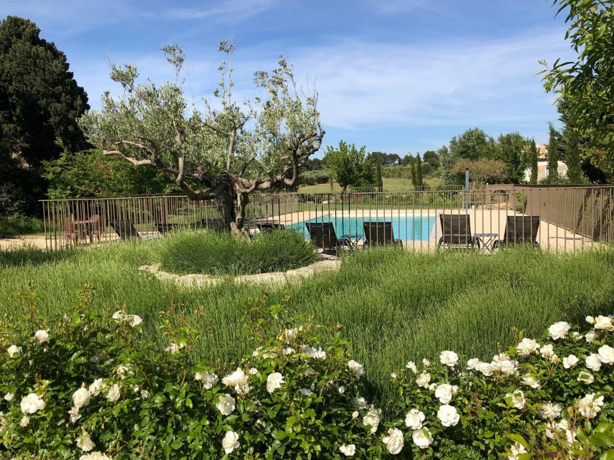 Aparthotel Domaine Du Mas Foucray Les Baux-de-Provence Exterior foto